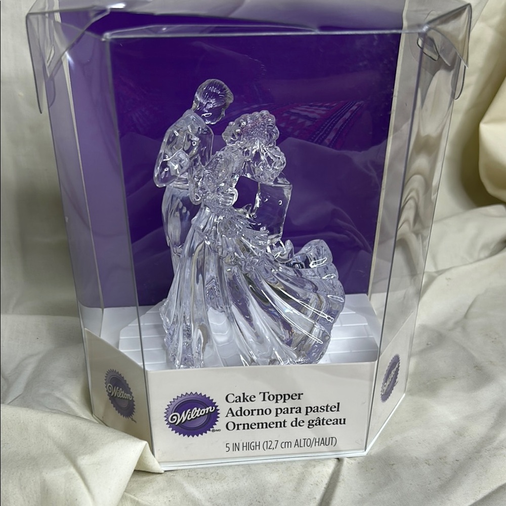 Wilton Clear Wedding Cake Topper